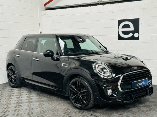 MINI Hatch  1.5 Cooper Sport Hatchback 5dr Petrol Manual Euro 