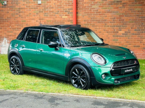 MINI Hatch  2.0 Cooper S Classic Hatchback 5dr Petrol Steptron