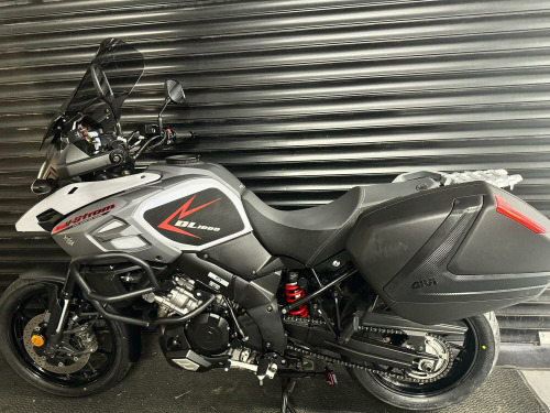 Suzuki V-STROM 1000  