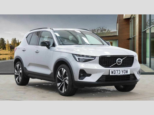 Volvo XC40  B3 Mild hybrid Ultimate Dark