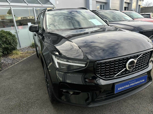 Volvo XC40  B3 Mild hybrid Petrol Ultra Dark