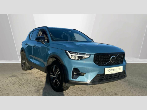 Volvo XC40  B3 Mild hybrid Petrol Plus Dark