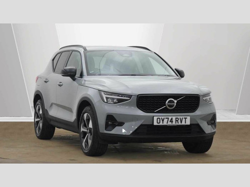 Volvo XC40  B3 Mild hybrid Petrol Plus Dark