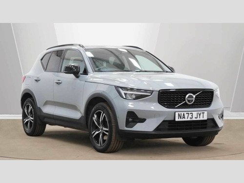 Volvo XC40  B3 Mild hybrid Petrol Plus Dark