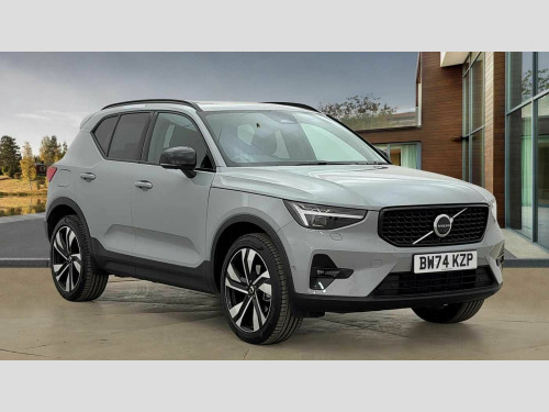 Volvo XC40  B3 Mild hybrid Petrol Ultra Dark
