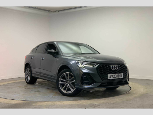 Audi Q3  Black Edition 35 TFSI  150 PS S tronic