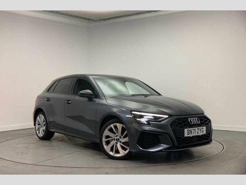 Audi A3  S line Competition 45 TFSI e  245 PS S tronic