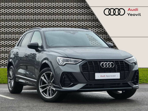 Audi Q3  Black Edition 35 TFSI  150 PS S tronic