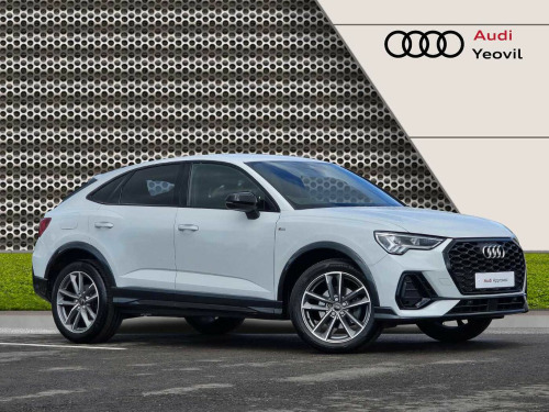 Audi Q3  Black Edition 35 TFSI  150 PS S tronic