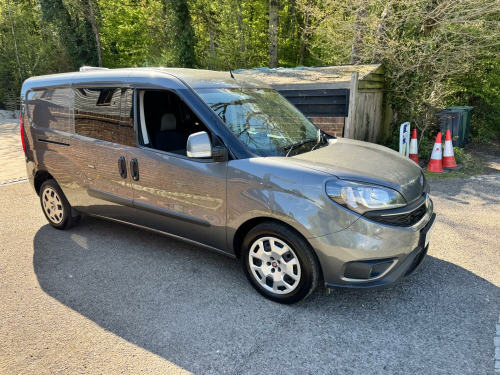 Fiat Doblo  1.6 Doblo Maxi Passenger N1 1.6 Tecnico