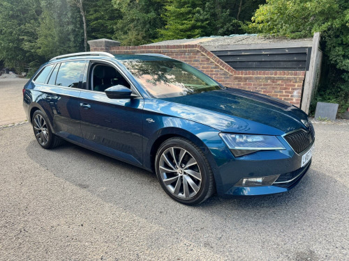 Skoda Superb  2.0 TSI Laurin & Klement