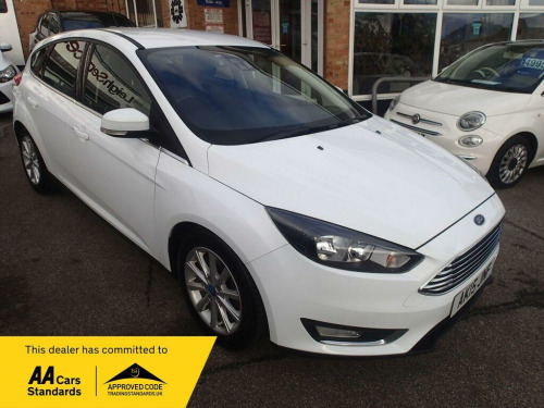 Ford Focus  1.0T EcoBoost Titanium Euro 6 (s/s) 5dr 