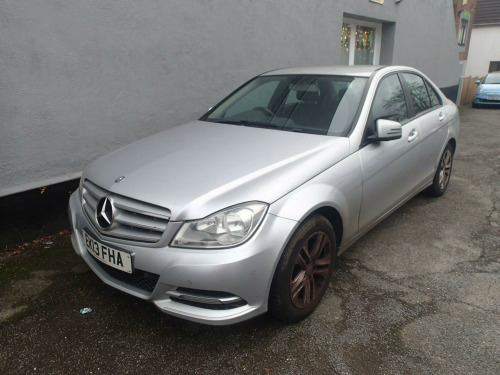 Mercedes-Benz C-Class C180 1.6 C180 BlueEfficiency Executive SE G-Tronic+ Euro 5 (s/s) 4dr 