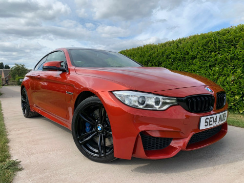 BMW M4  M TwinPower Turbo DCT Auto Start-Stop Entry