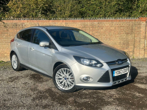 Ford Focus  1.6 Zetec Hatchback 5dr Petrol Powershift Euro 5 (125 ps)