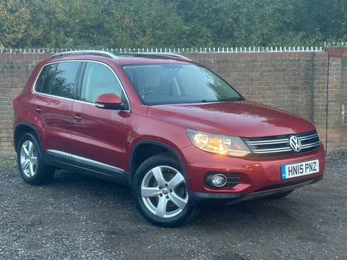 Volkswagen Tiguan  2.0 TDI BlueMotion Tech Escape SUV 5dr Diesel DSG 4WD Euro 5 (s/s) (140 ps)