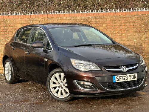 Vauxhall Astra  2.0 CDTi Elite Hatchback 5dr Diesel Auto Euro 5 (165 ps)