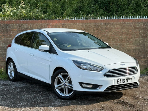 Ford Focus  1.0T EcoBoost Titanium Hatchback 5dr Petrol Manual Euro 6 (s/s) (125 ps)