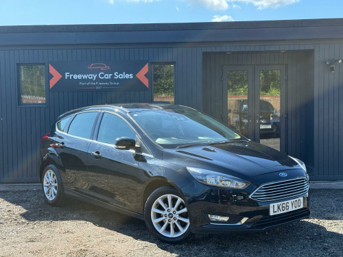 Ford Focus  1.0T EcoBoost Titanium Hatchback 5dr Petrol Manual Euro 6 (s/s) (100 ps)