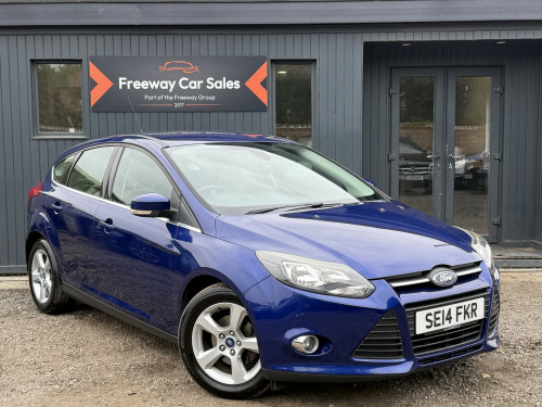Ford Focus  1.0T EcoBoost Zetec Navigator Hatchback 5dr Petrol Manual Euro 5 (s/s) (125