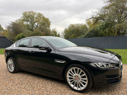 Jaguar XE  2.0d Portfolio Auto AWD Euro 6 (s/s) 4dr