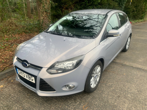 Ford Focus  TITANIUM 5-Door