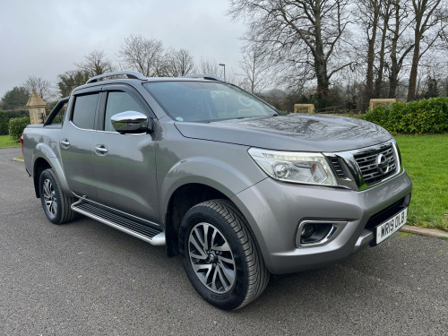 Nissan Navara  DCI TEKNA SHR DCB 4-Door