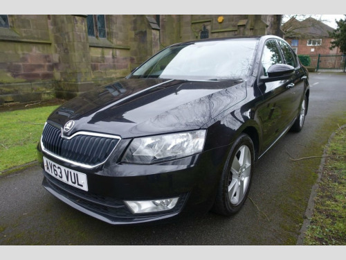 Skoda Octavia  1.6 TDI SE Hatchback 5dr Diesel Manual Euro 5 (s/s