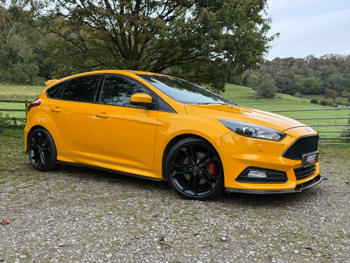 Ford Focus  2.0 T EcoBoost ST-3