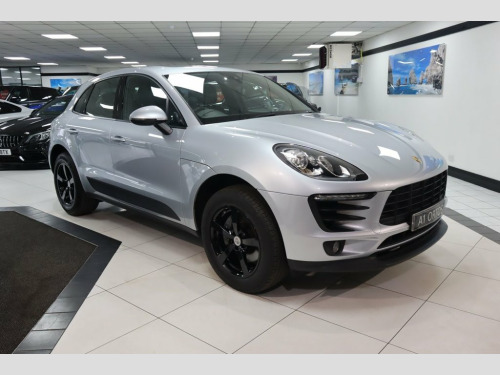 Porsche Macan  2.0T PDK 5d AUTO 237 BHP ABSOLUTE STUNNING EXAMPLE