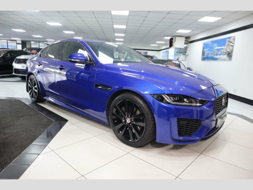 Jaguar XE  2.0 R-DYNAMIC SE 4d AUTO 250 BHP ABSOLUTE STUNNING