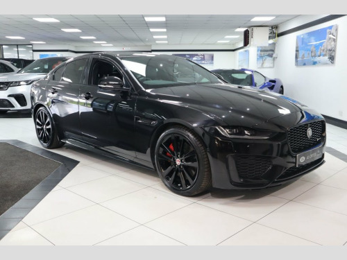 Jaguar XE  2.0 R-DYNAMIC BLACK MHEV 4d AUTO 204 BHP FULL JAGU