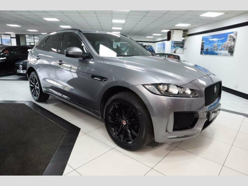 Jaguar F-PACE  2.0 D180 Chequered Flag SUV 5dr Diesel Auto AWD Eu