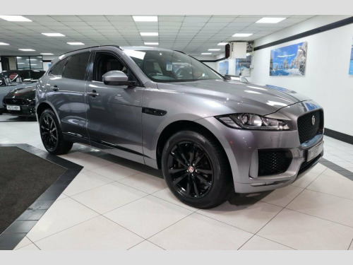 Jaguar F-PACE  2.0 D180 Chequered Flag SUV 5dr Diesel Auto AWD Eu