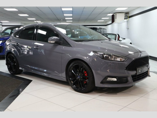 Ford Focus  2.0T EcoBoost ST-3 Hatchback 5dr Petrol Manual Eur