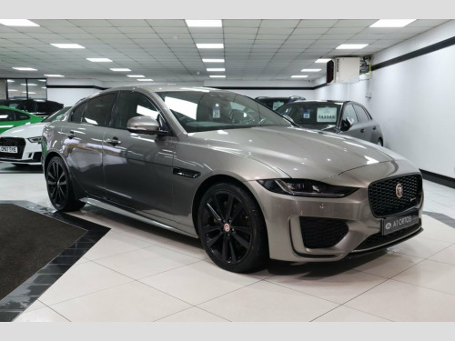 Jaguar XE  2.0 D180 R-Dynamic SE Saloon Auto AWD Euro 6 (s/s)