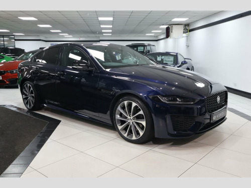 Jaguar XE  2.0 D200 MHEV R-Dynamic SE Black Saloon 4dr Diesel