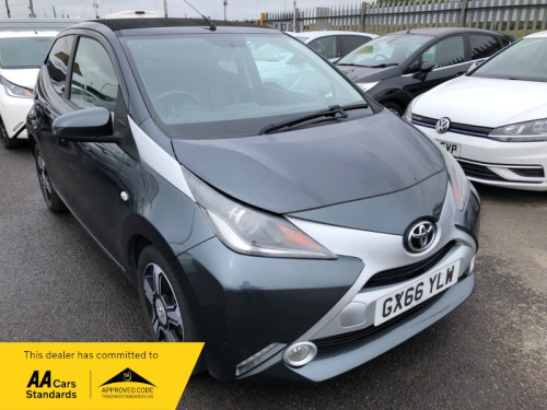 Toyota AYGO  1.0 VVT-I X-CLUSIV 2