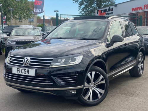 Volkswagen Touareg  3.0 V6 R-LINE TDI BLUEMOTION TECHNOLOGY 5d 259 BHP
