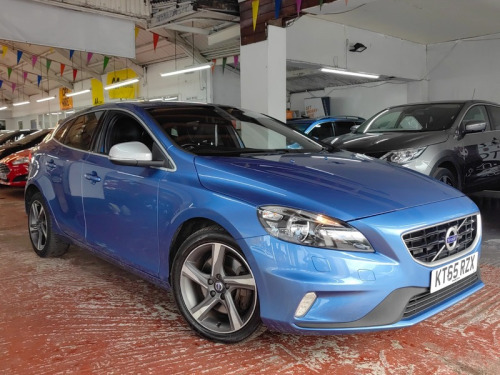 Volvo V40  2.0 D3 R-Design Nav Hatchback 5dr Diesel Manual Euro 6 (s/s) (150 ps)