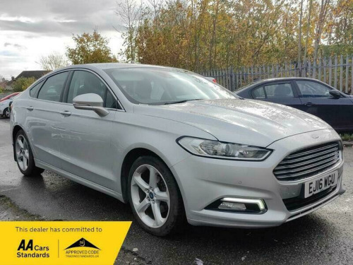 Ford Mondeo  2.0 TDCi Titanium Hatchback 5dr Diesel Powershift Euro 6 (s/s) (180 ps)