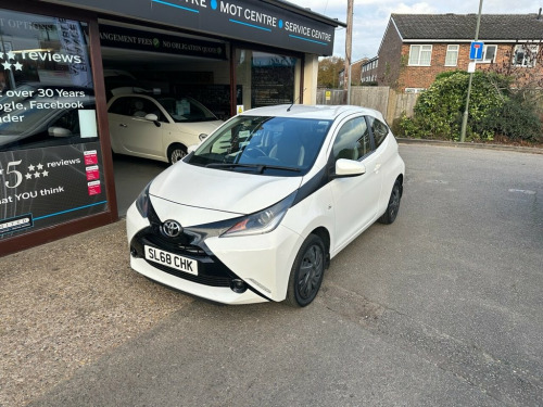 Toyota AYGO  1.0 VVT-i x-play Hatchback 3dr Petrol Manual Euro 