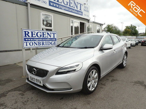 Volvo V40  2.0 D2 Inscription Hatchback 5dr Diesel Manual Euro 6 (s/s) (120 ps)