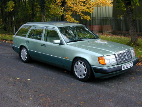 Mercedes-Benz 200  Ref 8665 - Mercedes Benz W124 200te Manual Estate (RHD - UK Car)