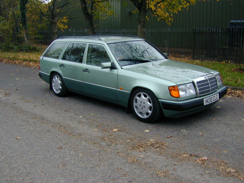 Mercedes-Benz 200  Ref 8665 - Mercedes Benz W124 200te Manual Estate (RHD - UK Car)