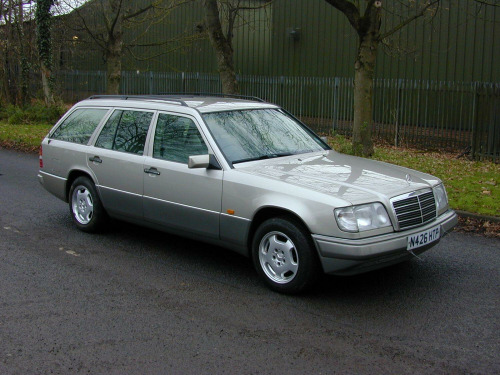 Mercedes-Benz 220  Ref 8546 - Mercedes Benz W124 e220 Auto Estate - AIR CON (RHD - UK Car)