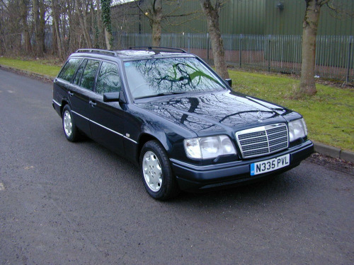 Mercedes-Benz 320  Ref 8559 - Mercedes Benz W124 e320 Estate 7 seater Automatic â€ Air Con (RH