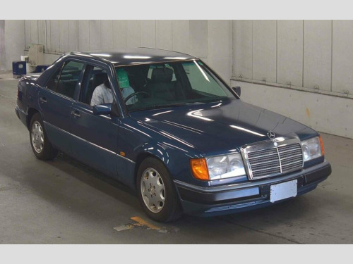 Mercedes-Benz 220  Ref 8661 - Mercedes Benz W124 220e Automatic â€ Air Con (RHD - Fresh Japane