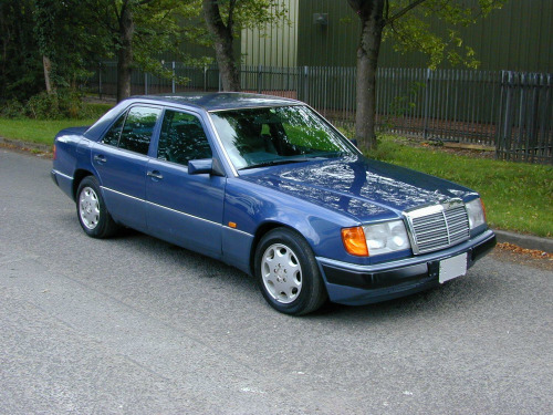 Mercedes-Benz 220 Ref 8661 - Mercedes Benz W124 220e Automatic †Air Con (RHD - Fresh Japane