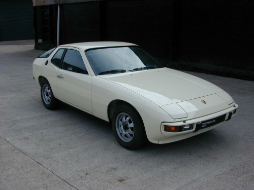 Porsche 924  Ref 8672 - Porsche 924 2.0 Coupe LHD - Launch car â€ Just 13k miles (21k KM 